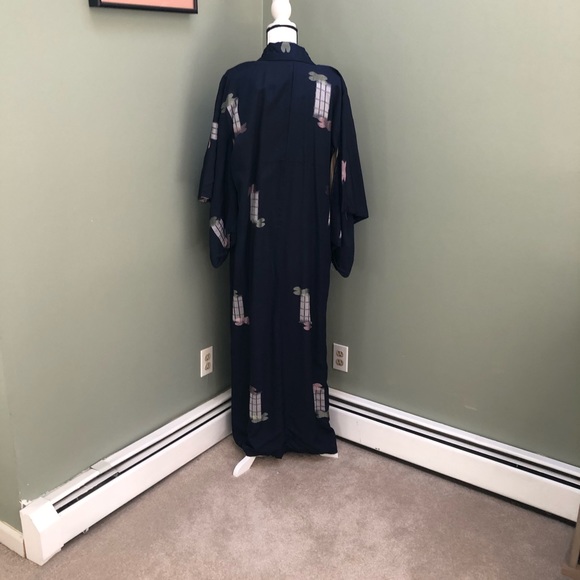 Genuine Antique Kimono from Tokyo - Picture 3 of 7